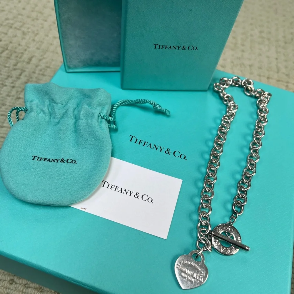 💙💙Tiffany & Co. Silver RTT heart Tag toggle Necklace💙💙 - Picture 1 of 9